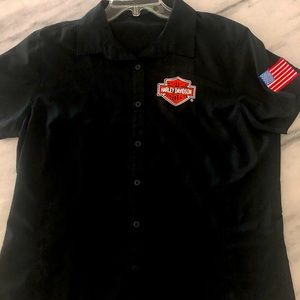 Women’s large short sleeve no wrinkle Harley Davidson shirt